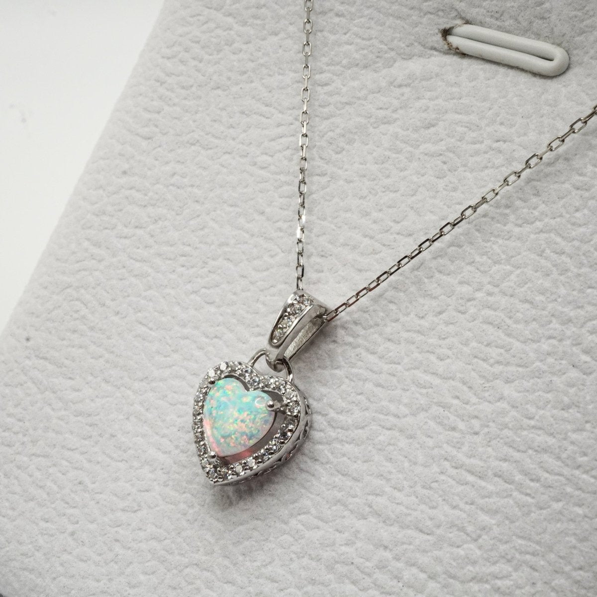 Collar de corazón de Opalo en forma de corazón en plata 925