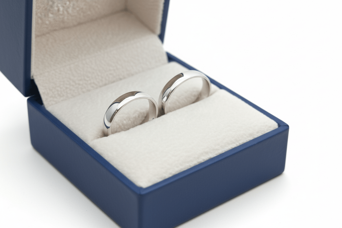 Dúo Anillos de Boda de Estilo Clásico, en Plata de Ley 925.