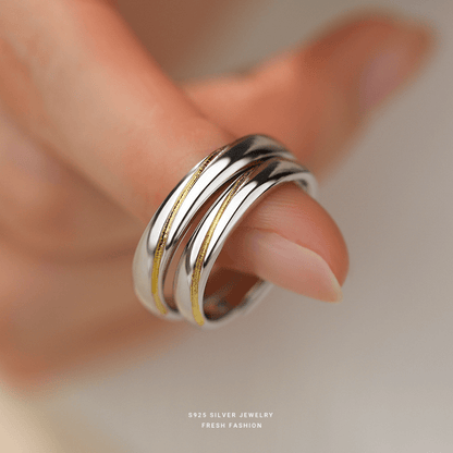 Dúo Línea Dorada – Anillos en Plata 925 con Detalle en Oro