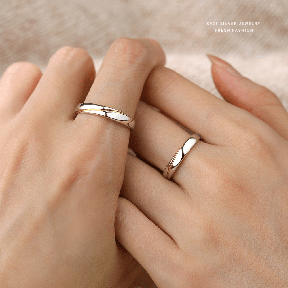 Dúo Línea Dorada – Anillos en Plata 925 con Detalle en Oro