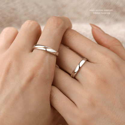 Dúo Línea Dorada – Anillos en Plata 925 con Detalle en Oro