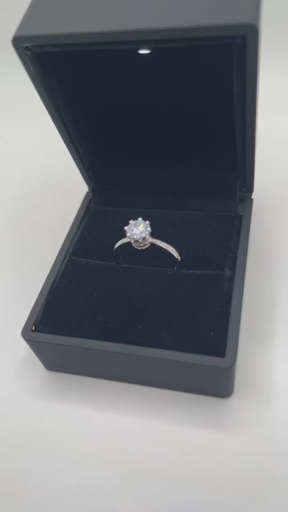 Anillo de Plata 925 y Zirconias Estilo Corona