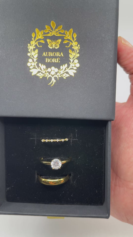 Trío de anillos: Banda de Plata 925 con Baño de Oro, Anillo de Compromiso y Alianza Clásica