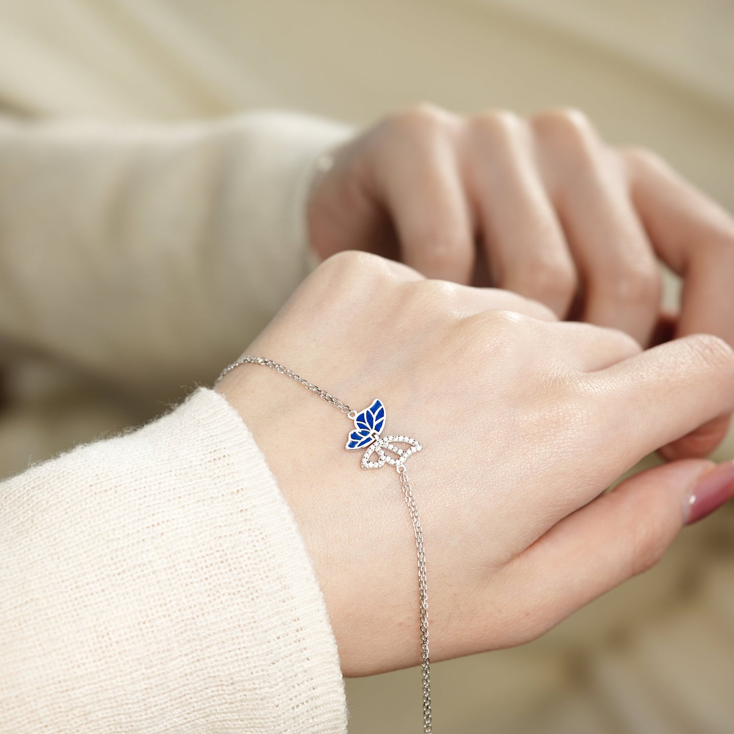 Pulsera de mariposa con zirconias en color azul y blanco - Aurora Boré