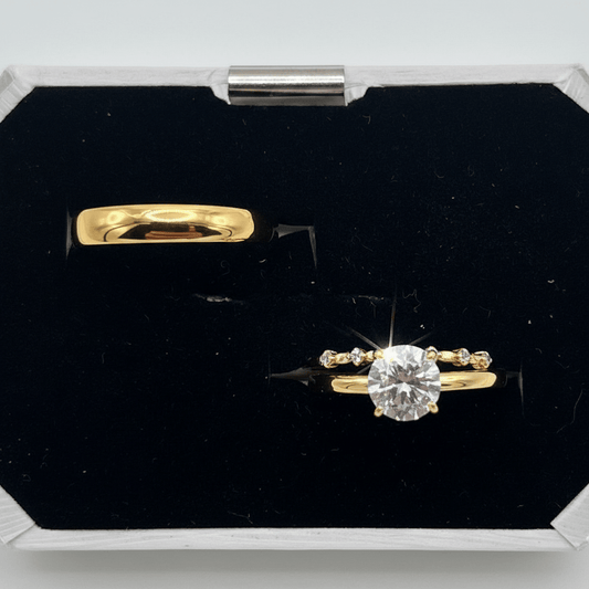 Trío de anillos: Banda de Plata 925 con Baño de Oro, Anillo de Compromiso y Alianza Clásica